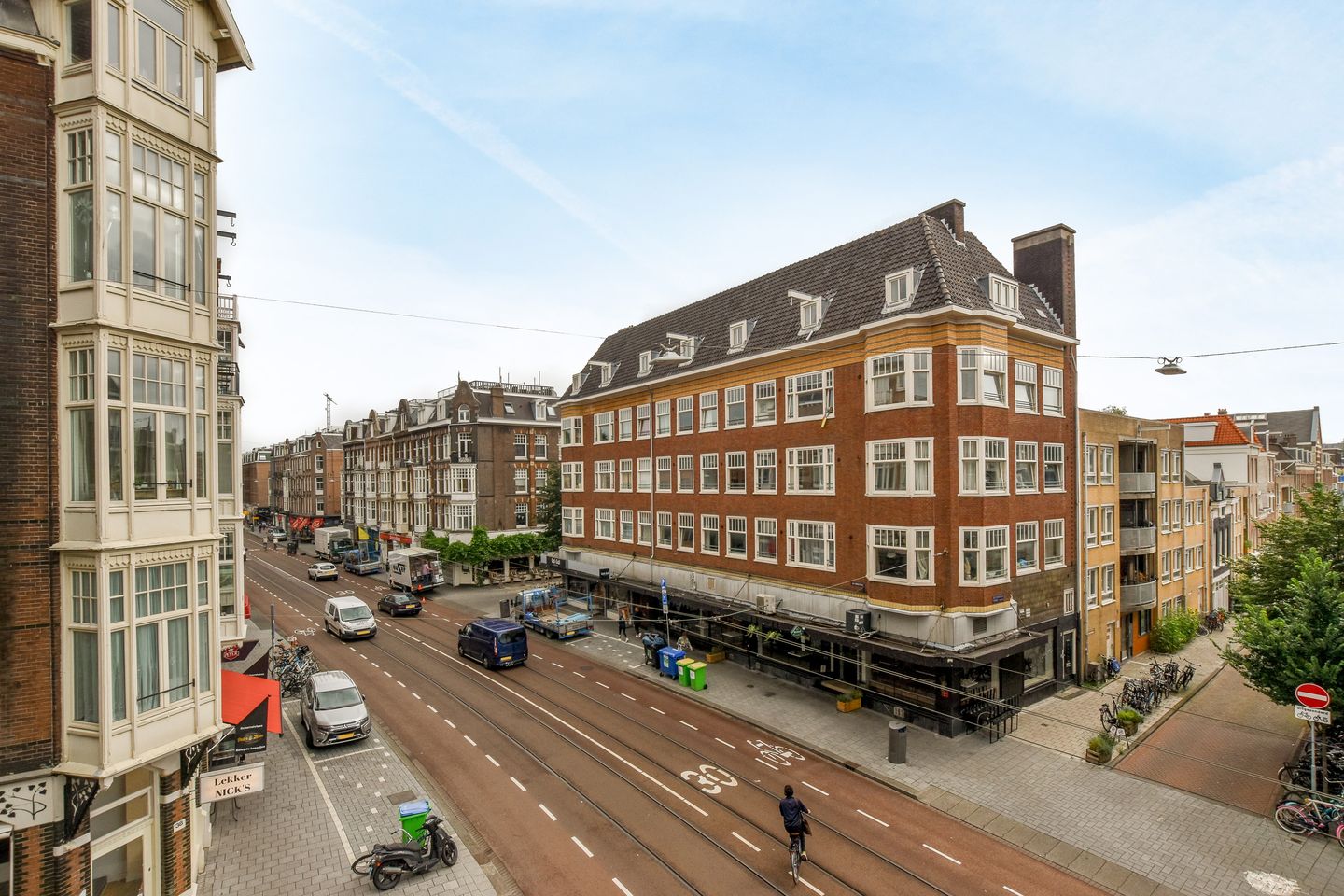 Photo 10 of Van Woustraat 142-3