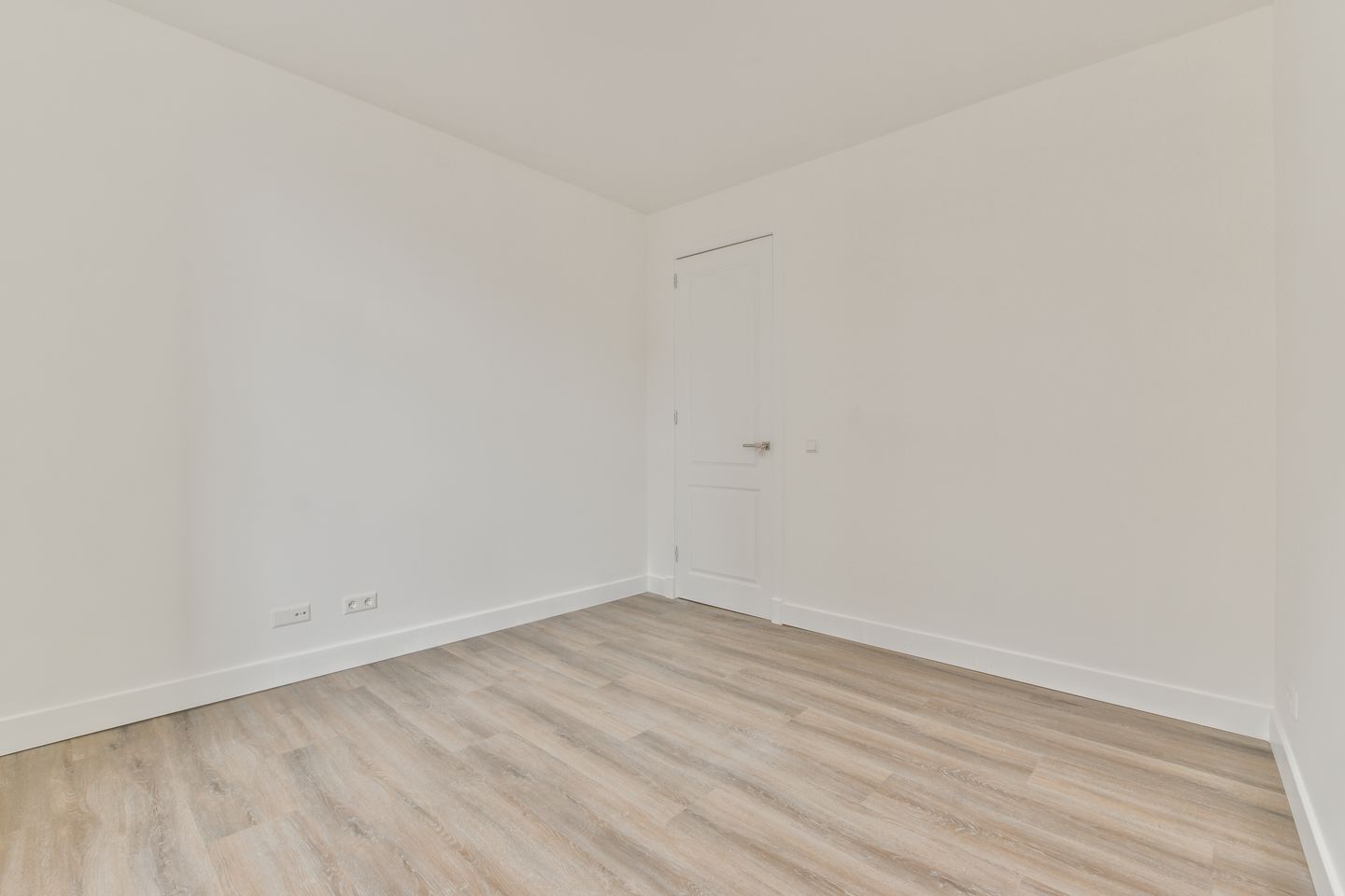 Photo 14 of Van Woustraat 142-3