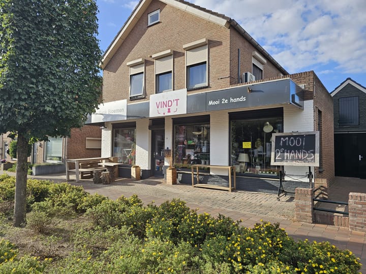 't Dorp 10, Heesch