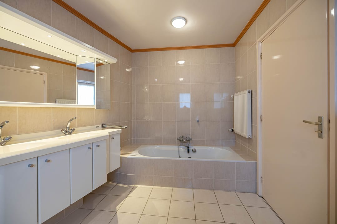 Photo 32 of Churchillweg 44