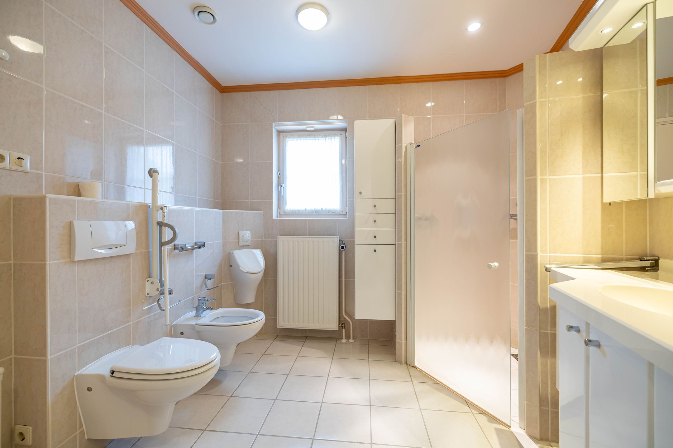 Photo 33 of Churchillweg 44