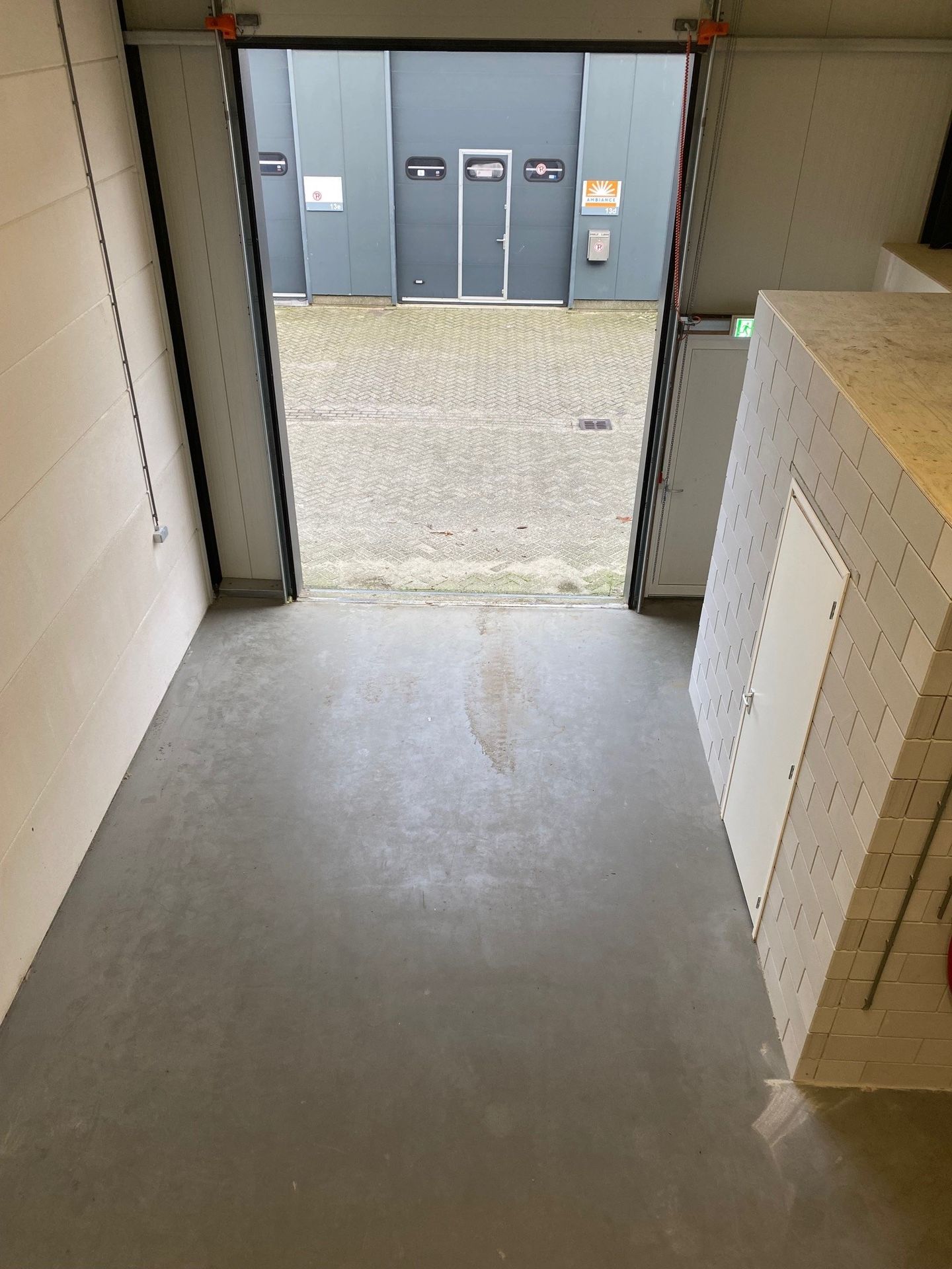 View photo 4 of Edisonstraat 15-E