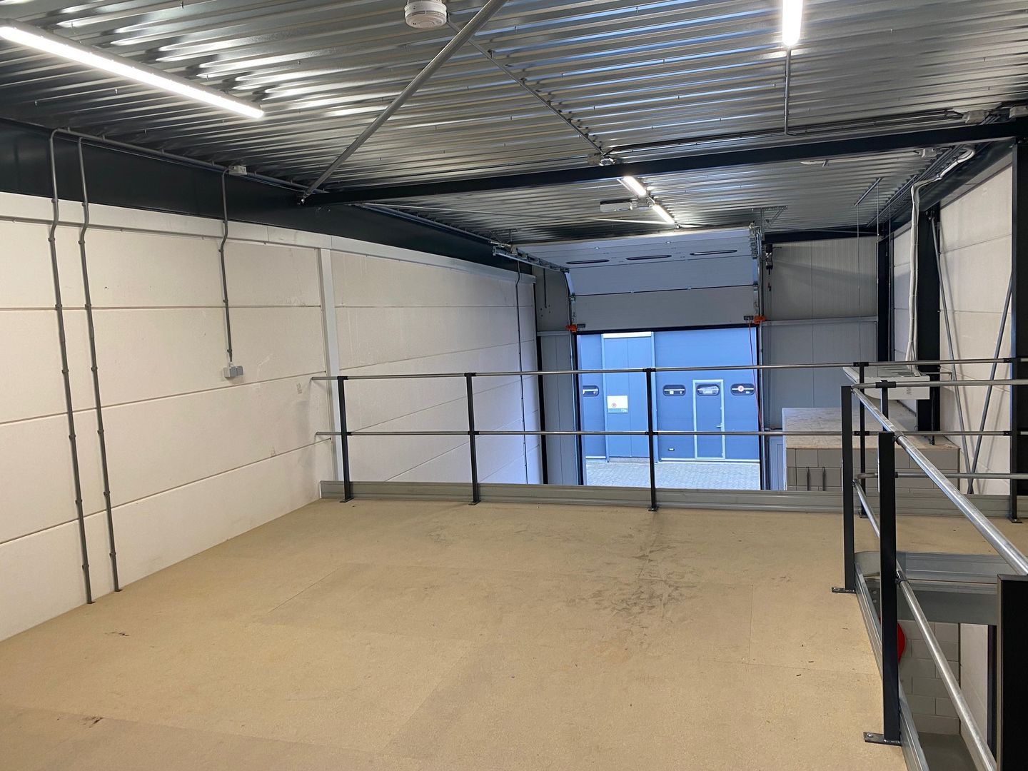 View photo 5 of Edisonstraat 15-E