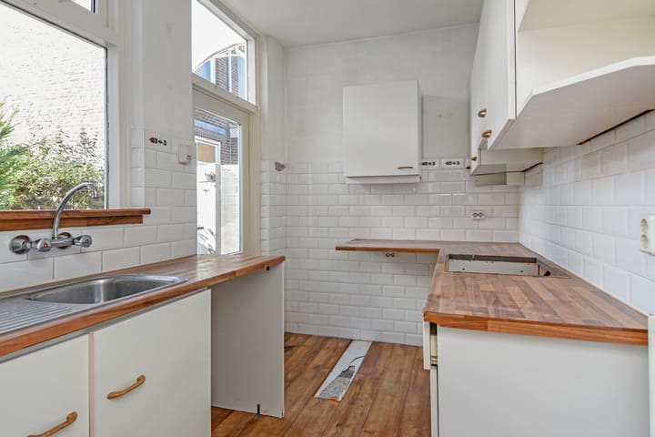 Photo 3 of Emmastraat 3