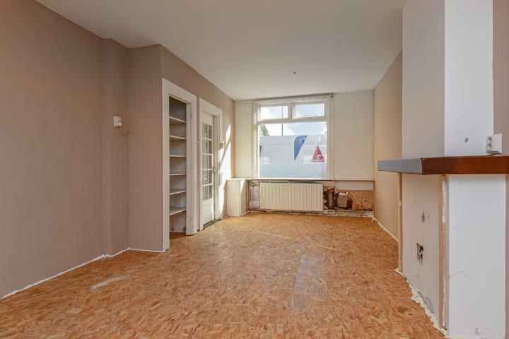 Photo 2 of Emmastraat 3