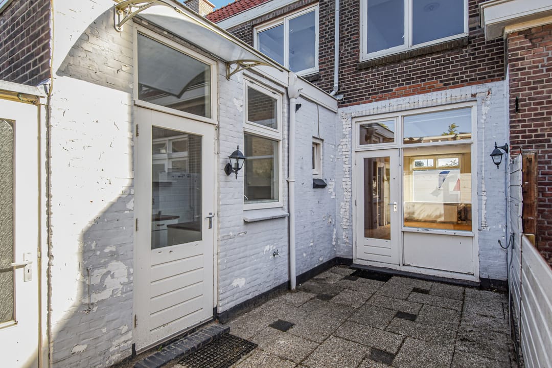 Photo 16 of Emmastraat 3