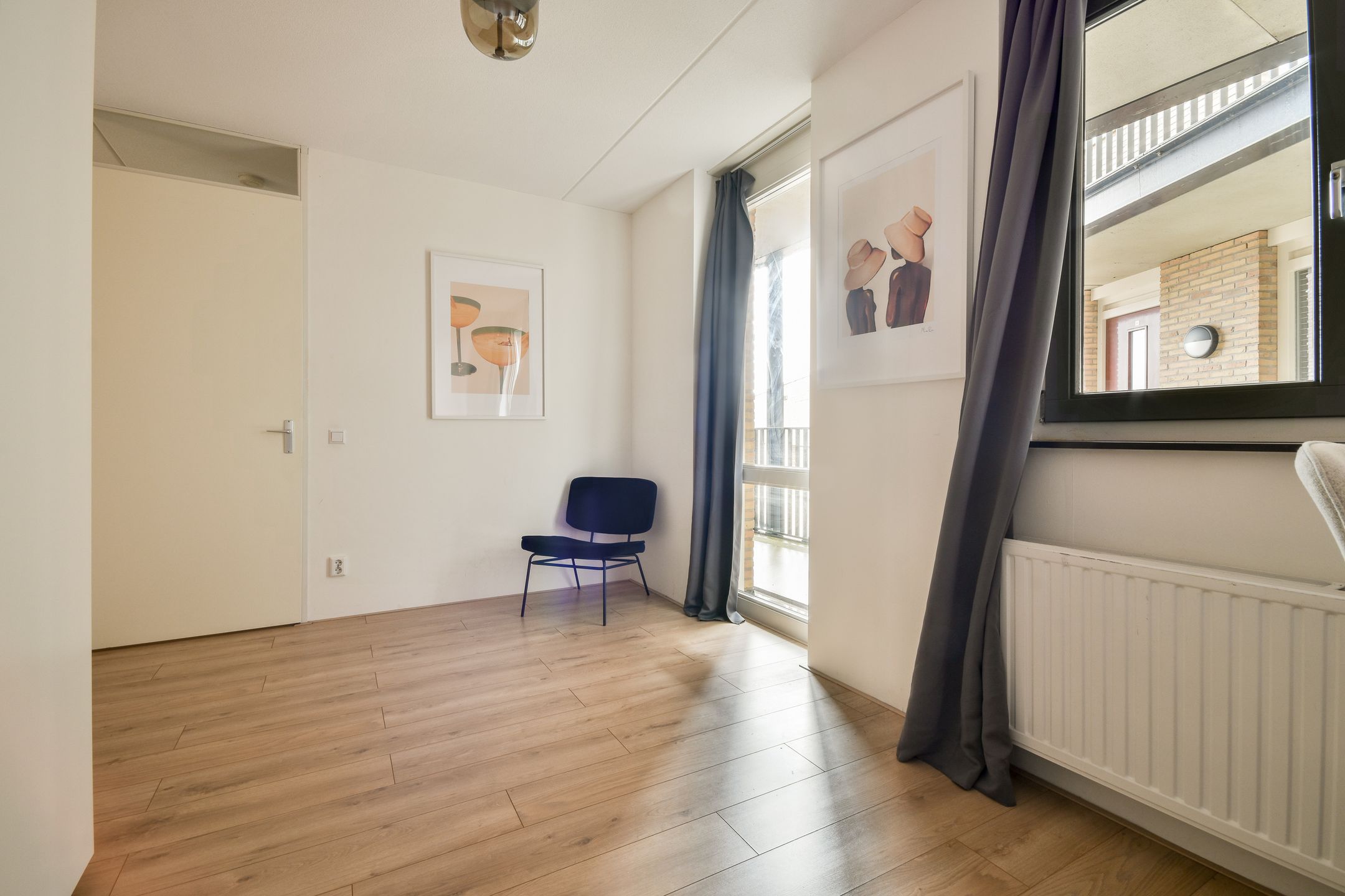 Photo 12 of Diepenbrockstraat 96