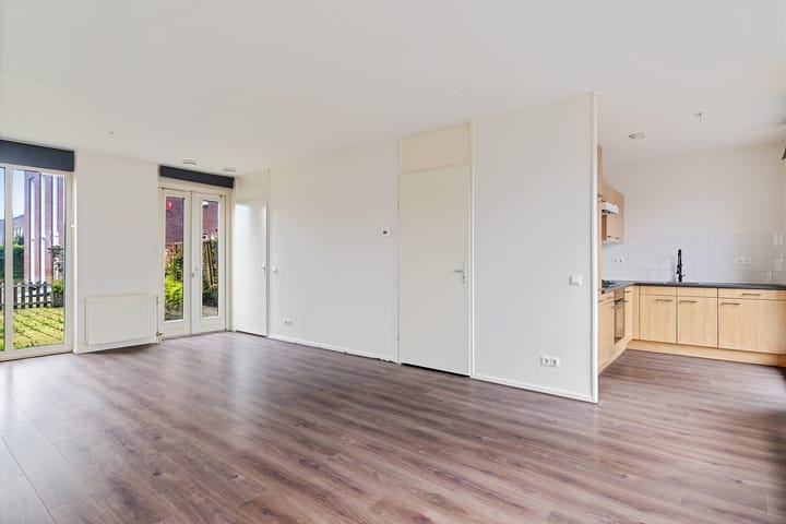 Photo 3 of Oldenzaalsestraat 1-6