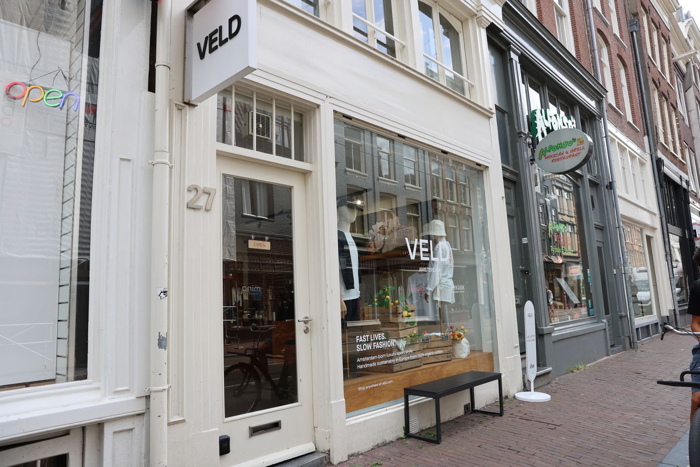 View photo 2 of Utrechtsestraat 27-H