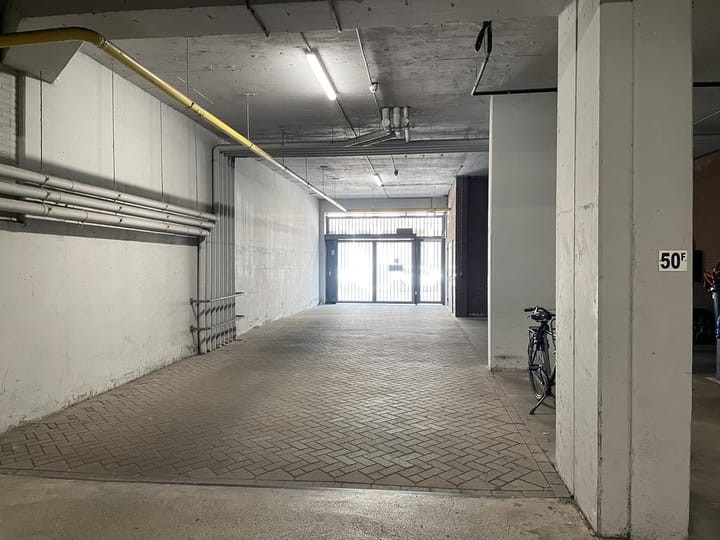 Photo 4 of Van Oldenbarneveldtstraat 52-S