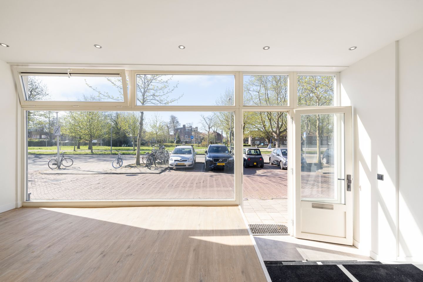 Bekijk foto 4 van Burgemeester Vening Meineszlaan 44