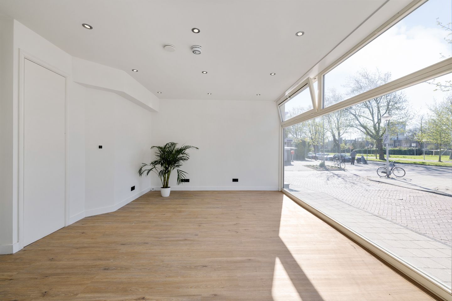 Bekijk foto 5 van Burgemeester Vening Meineszlaan 44