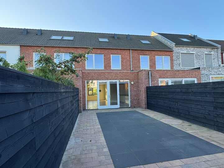 Photo 3 of Singapore 9