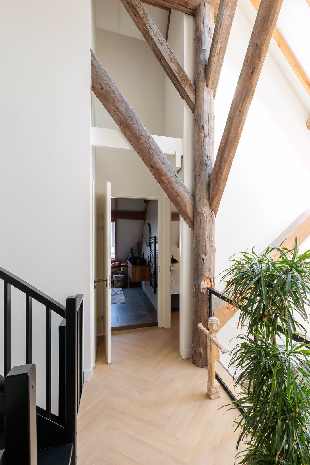 Foto 23 van Hoofdweg 893-F