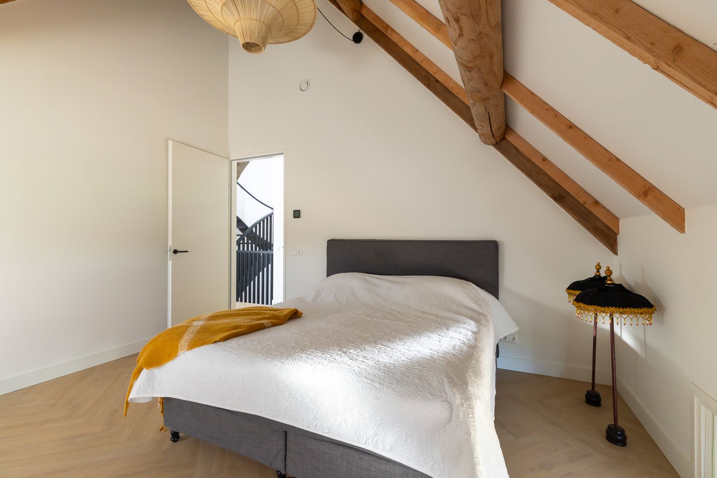 Foto 29 van Hoofdweg 893-F