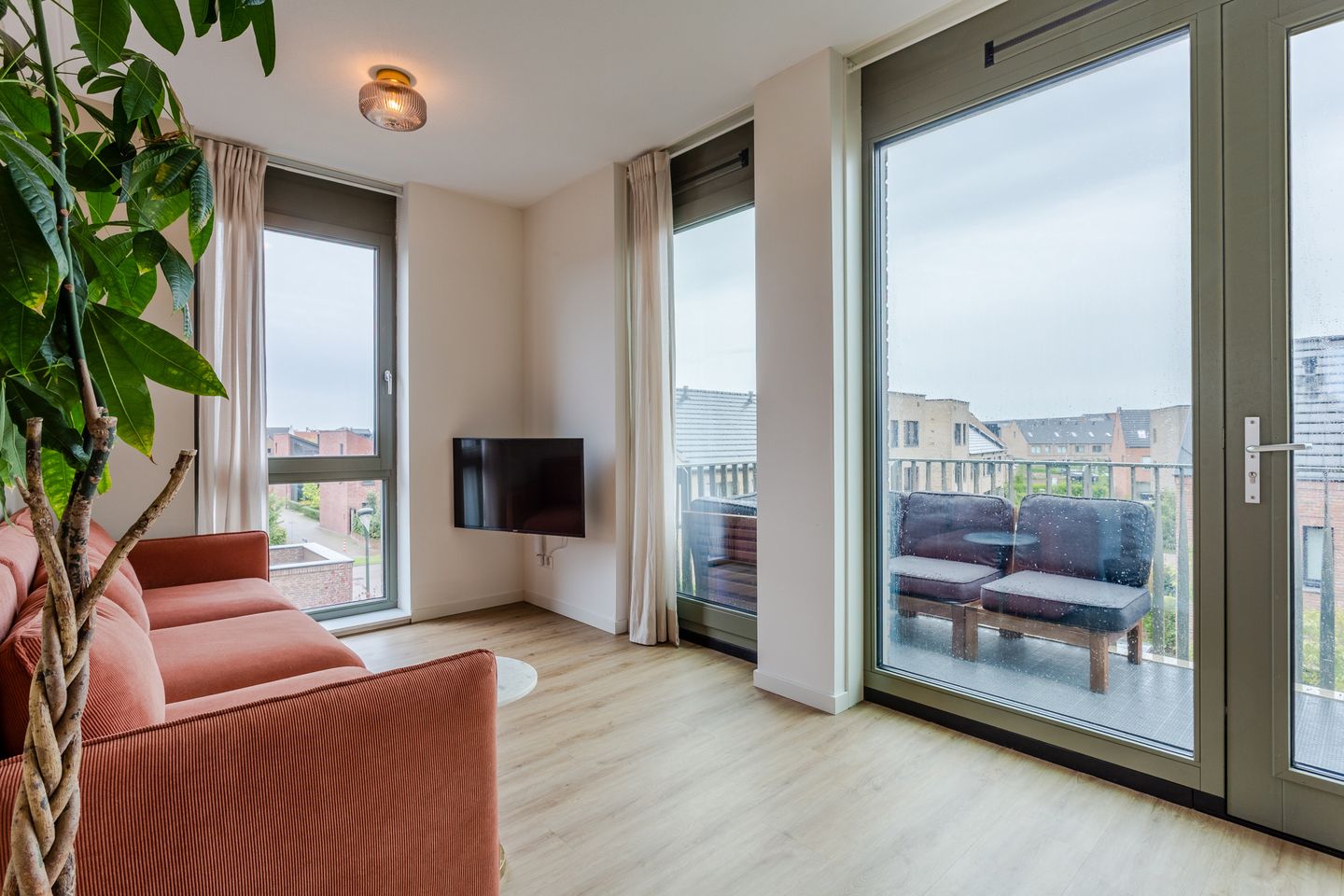 Foto 4 van Nederhemertstraat 53