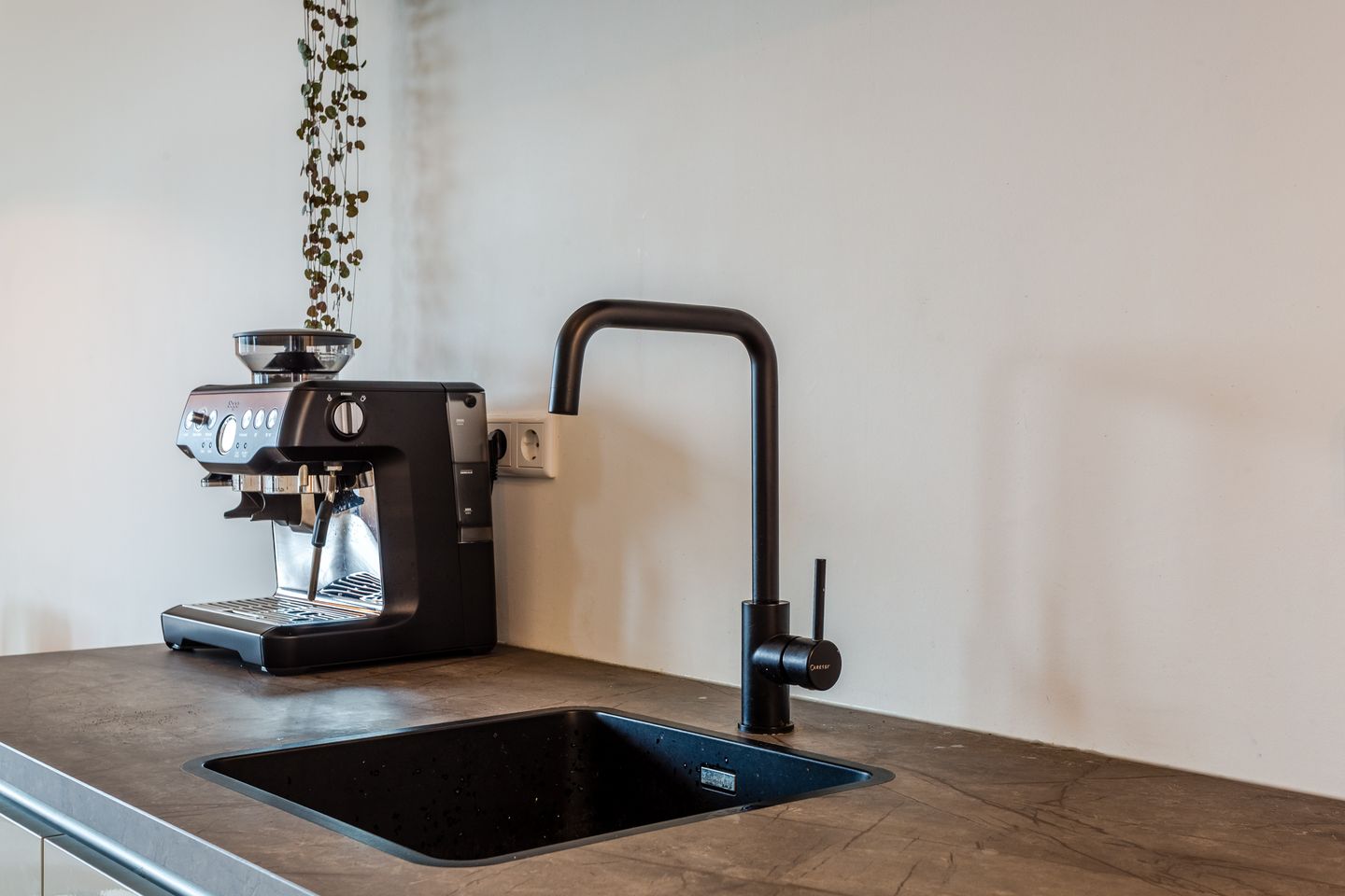 Foto 10 van Nederhemertstraat 53