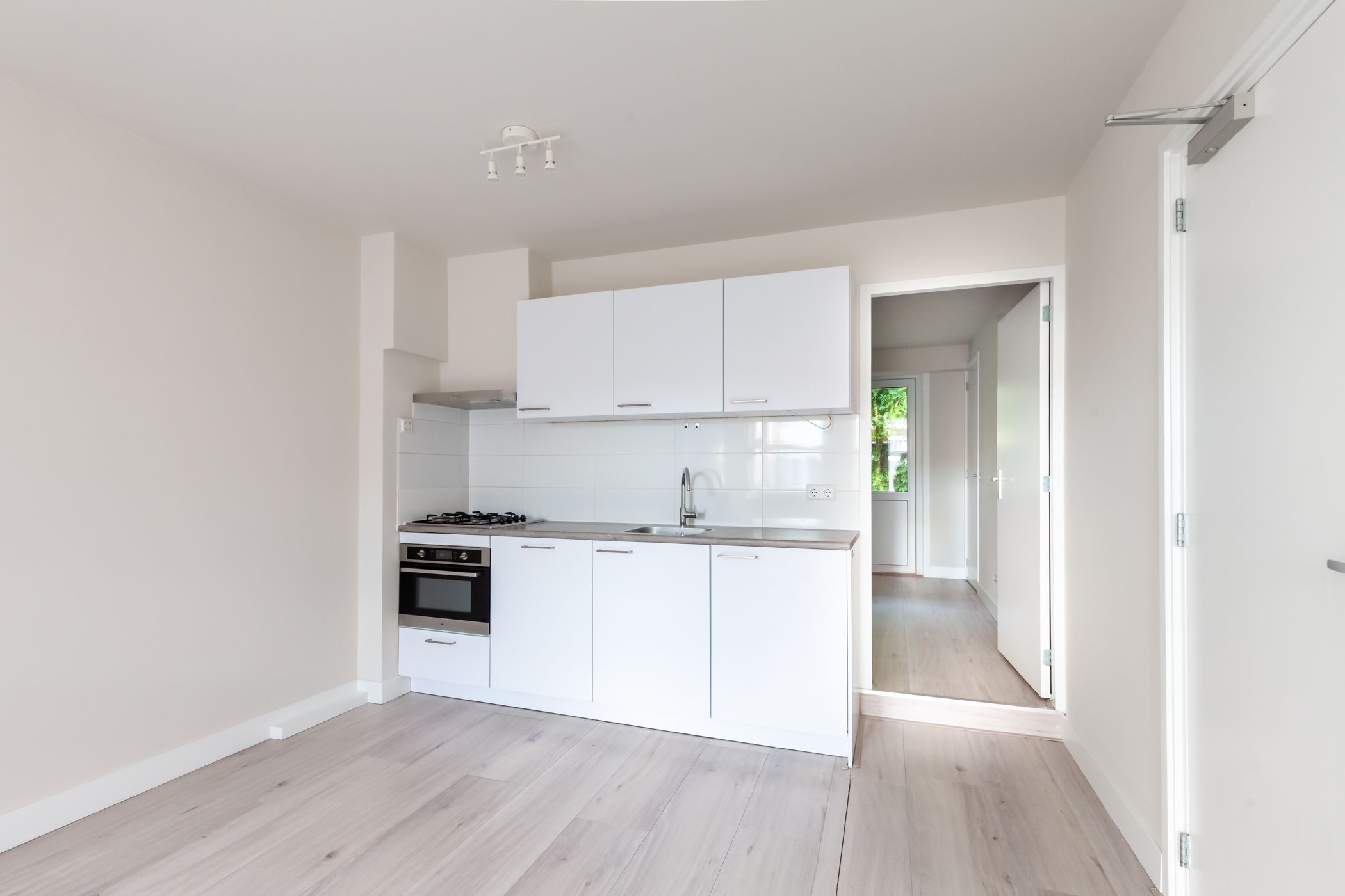 Foto 6 van Mgr. van de Weteringstraat 27