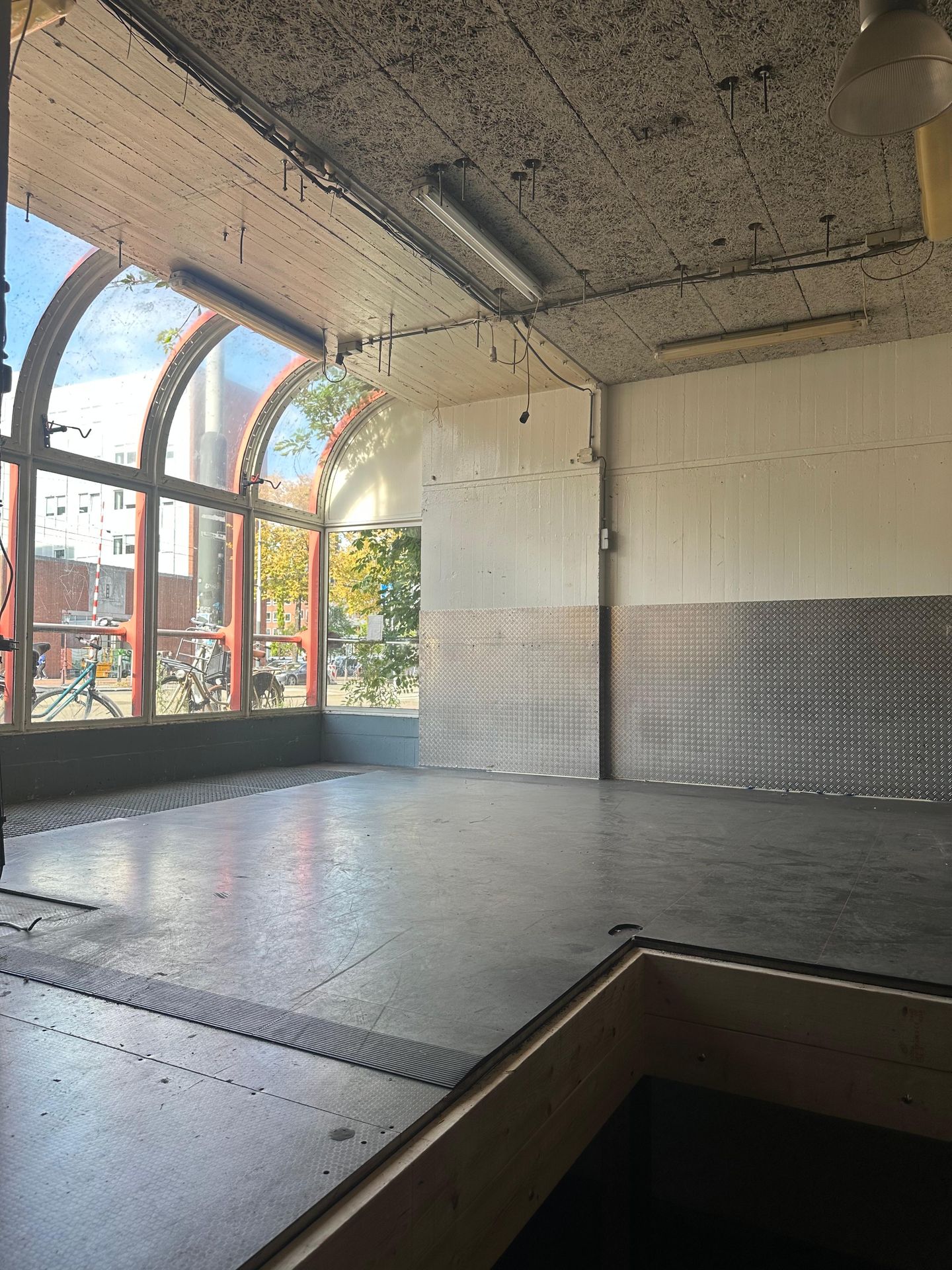 Bekijk foto 2 van Waterlooplein 289