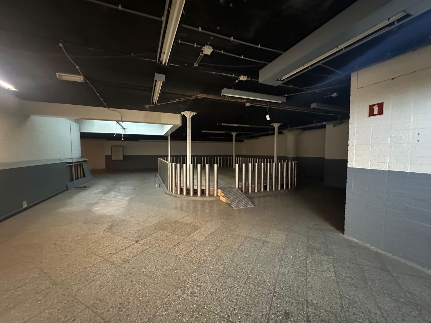 Bekijk foto 3 van Waterlooplein 289