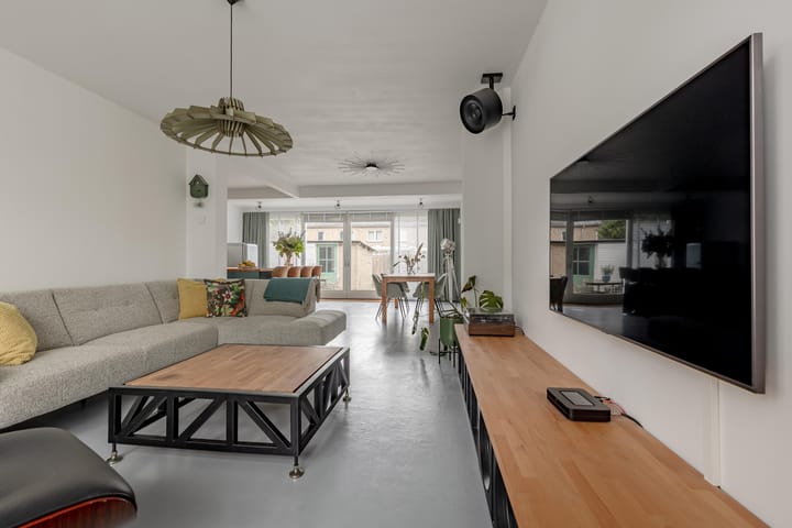 Foto 2 van Brucknerstraat 18