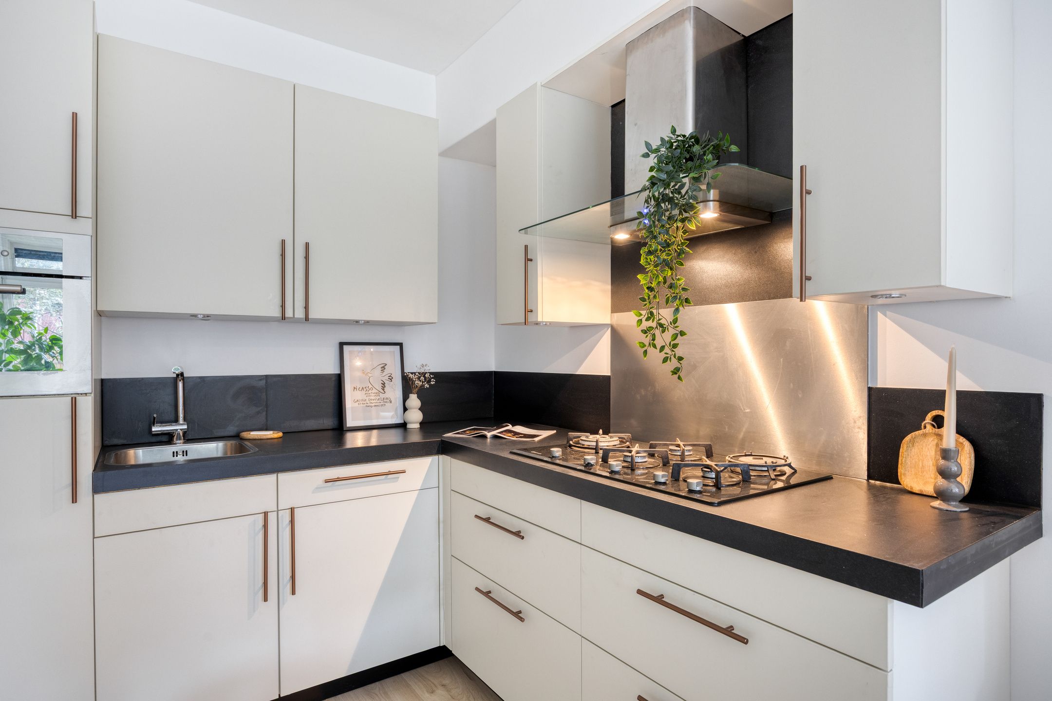 Foto 9 van Strevelsweg 349