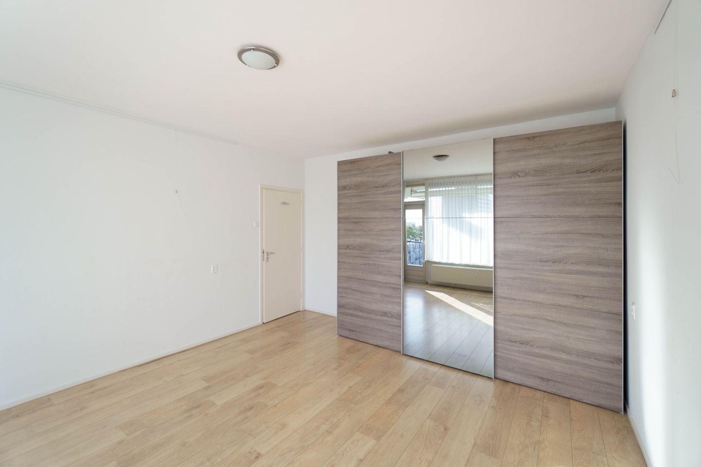 Photo 10 of Landréstraat 1015