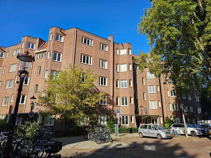 Photo 2 of Des Présstraat 18-3