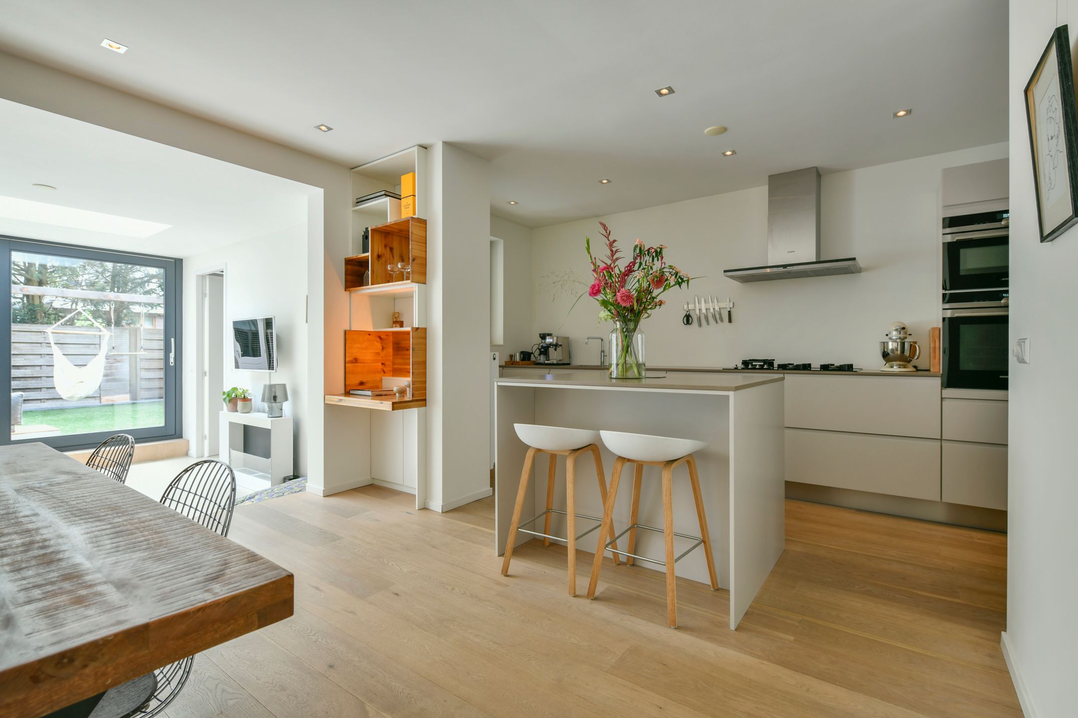 Photo 6 of Hectorstraat 7-H