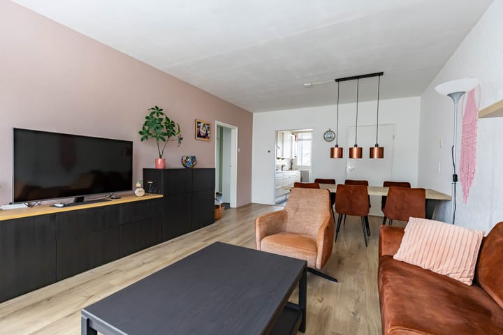 Foto 11 van Plutolaan 46