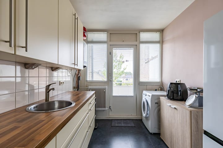 Foto 17 van Plutolaan 46