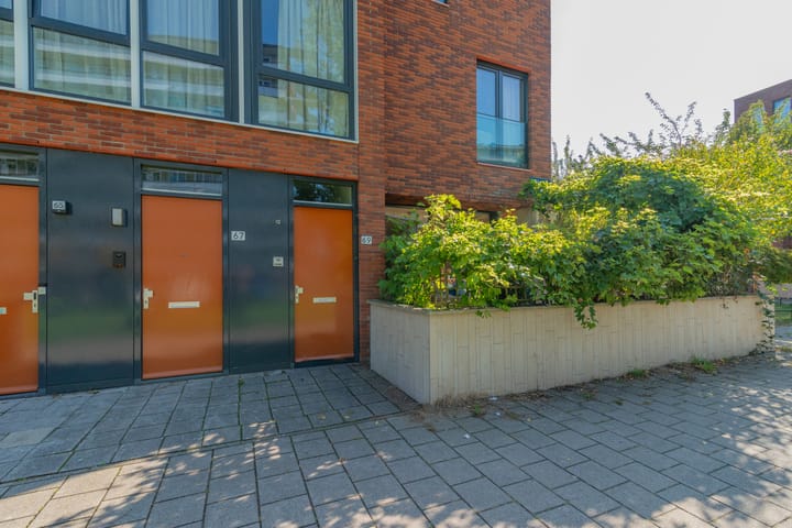 Foto 31 van Geer Ban 69