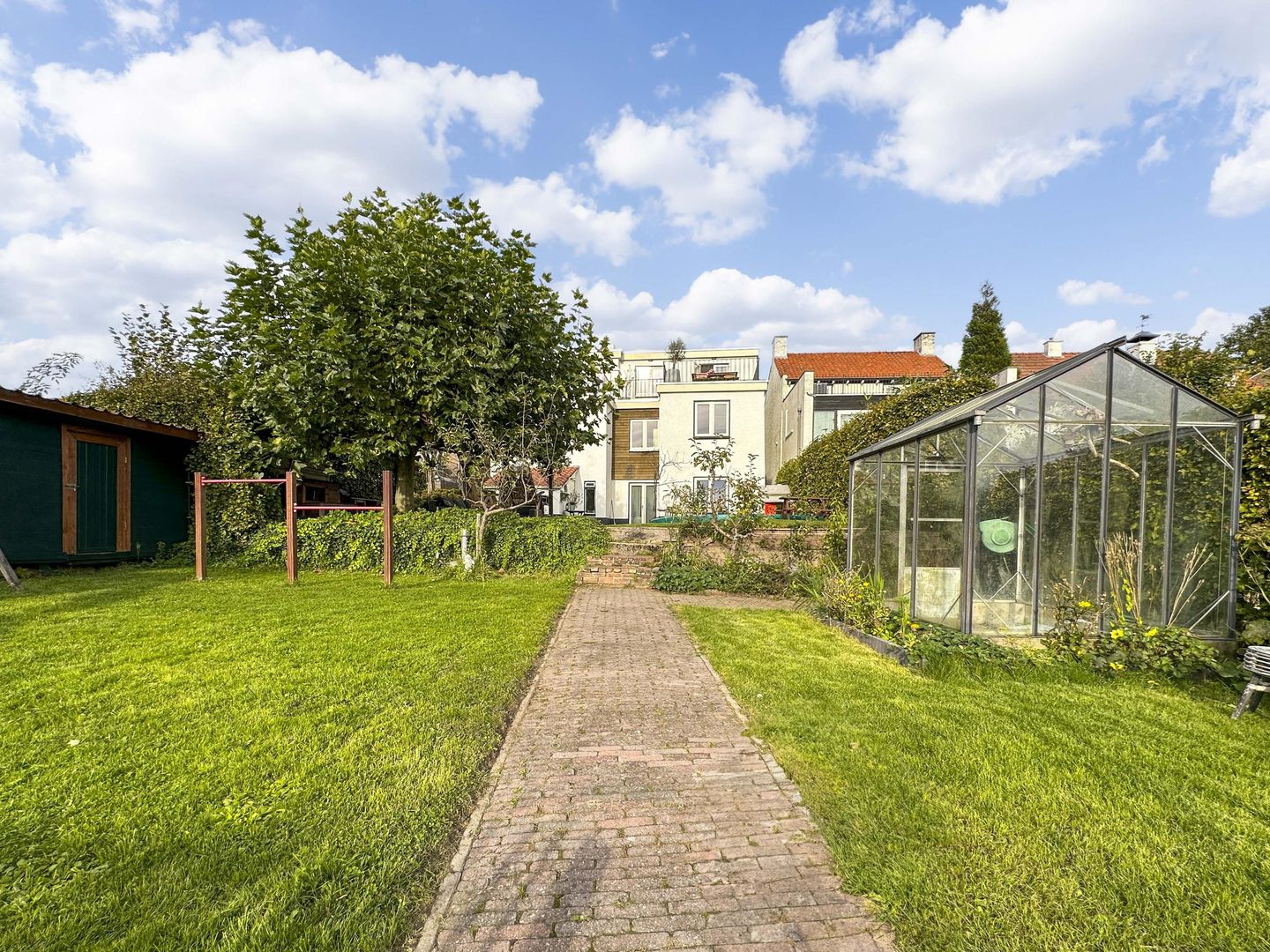 120.jpg?options=width=1440