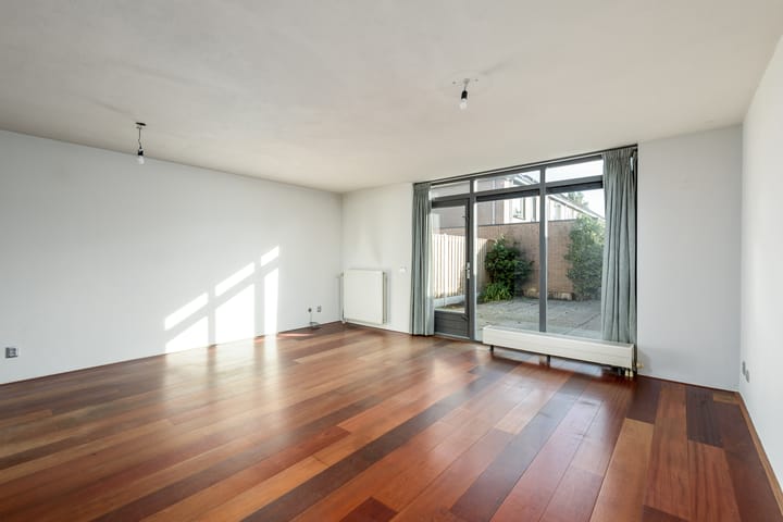 Photo 12 of Radio Oranjelaan 21