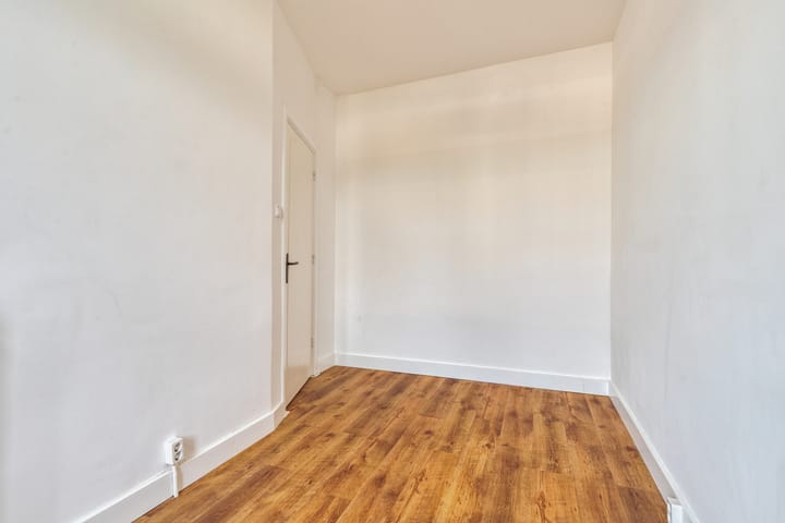 Foto 10 van Caan van Necklaan 45