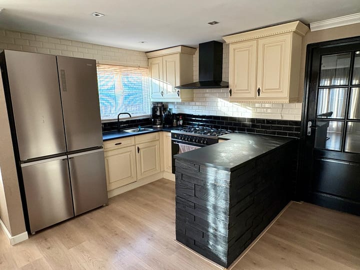 Photo 7 of Oostzanerdijk 157