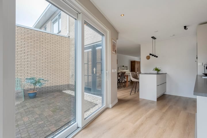 Foto 9 van Luzernevlinder 107