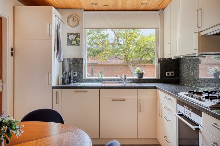 Foto 9 van Julianaplein 12