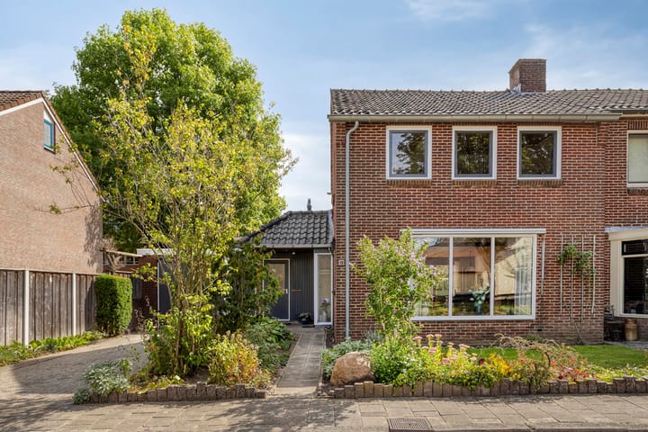 Foto 31 van Julianaplein 12