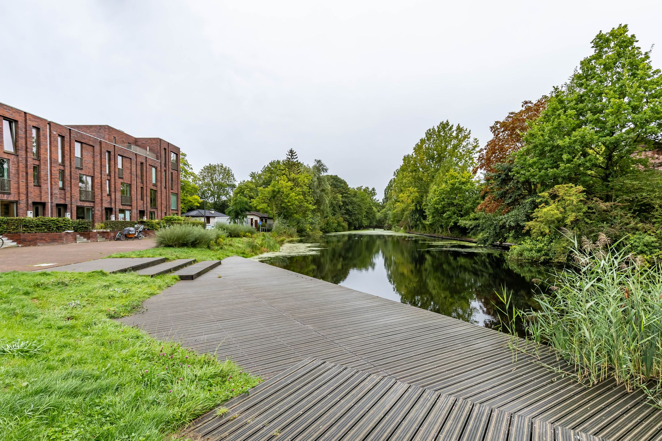 Foto 3 van Helper Westsingel 49-24