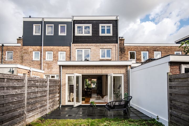 Foto 13 van Van 't Hoffstraat 59