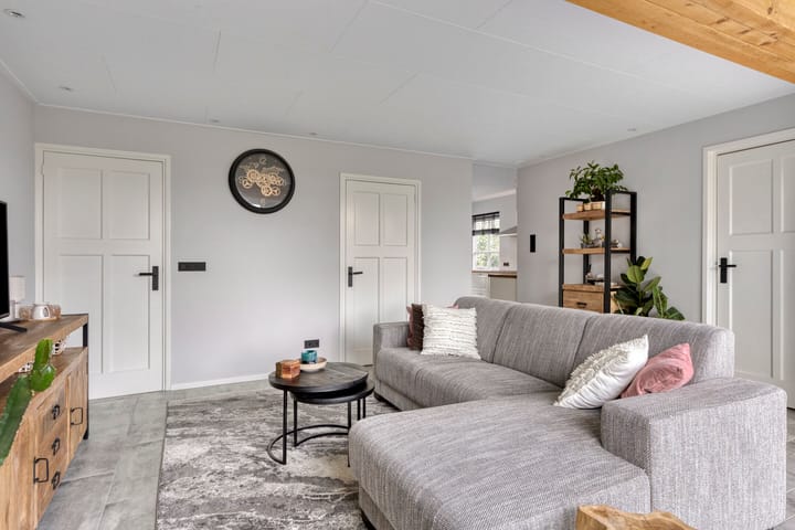 Photo 7 of Weeldeweg 23