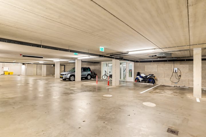 Foto 50 van Spaarndamseweg 80-C