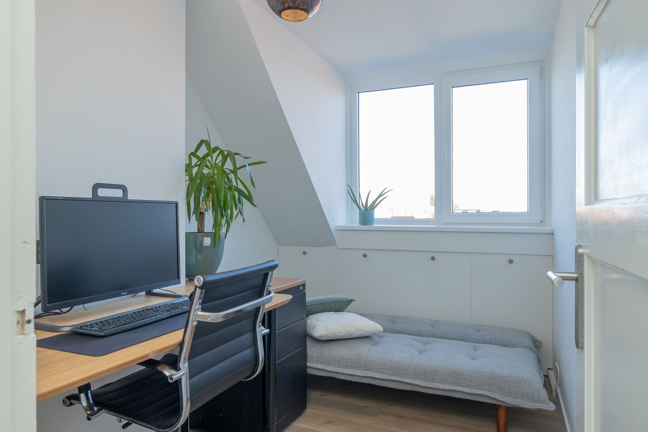 Foto 27 van Oranjeboomstraat 42