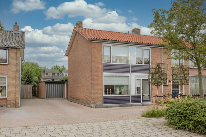 Foto 1 van De Ruyterstraat 45