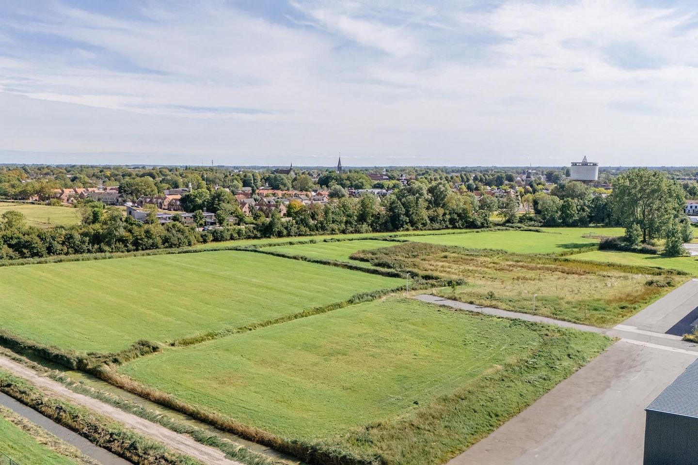 Bekijk foto 4 van Uithof