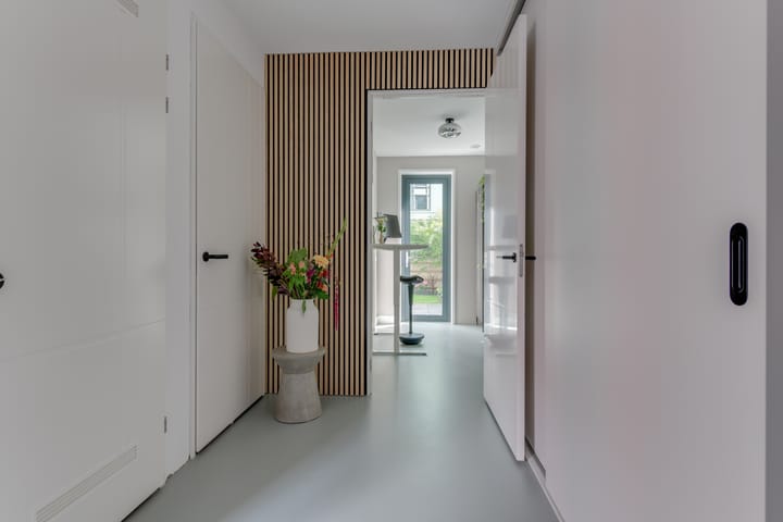 Photo 8 of Herman Lansdaalhof 7