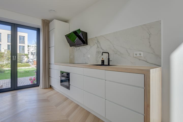 Photo 11 of Herman Lansdaalhof 7