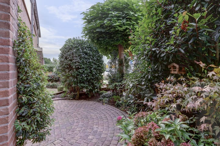 Photo 40 of Willem van Duvenvoordestraat 16