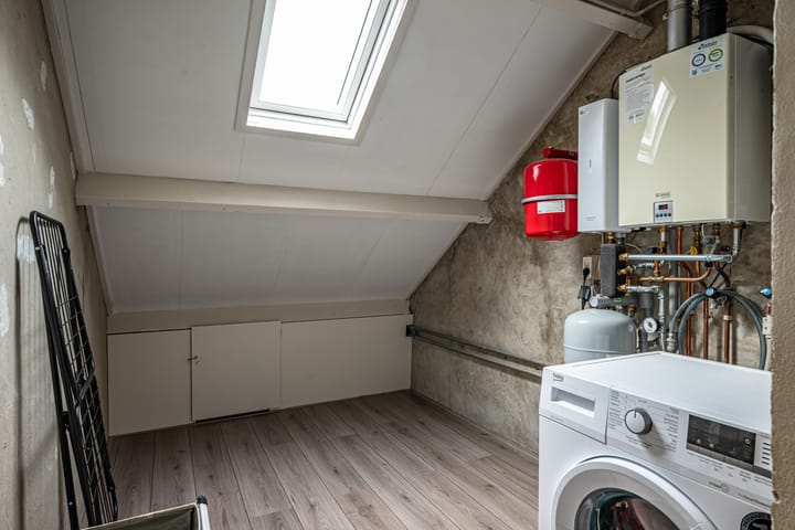 Photo 36 of Lekstraat 48